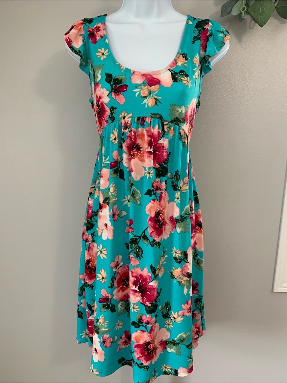 NWOT Emerald Turquoise Floral Midi Dress with Pink & Coral Blooms